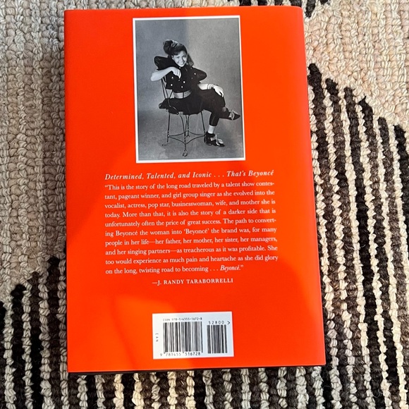 Becoming Beyoncé book - Picture 2 of 5